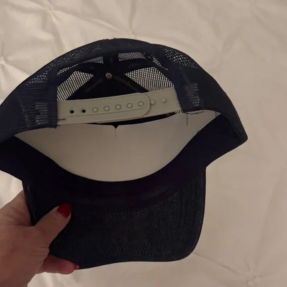 Ed Hardy Dark Blue Cap with Vibrant Embroidery - Picture 2 of 3